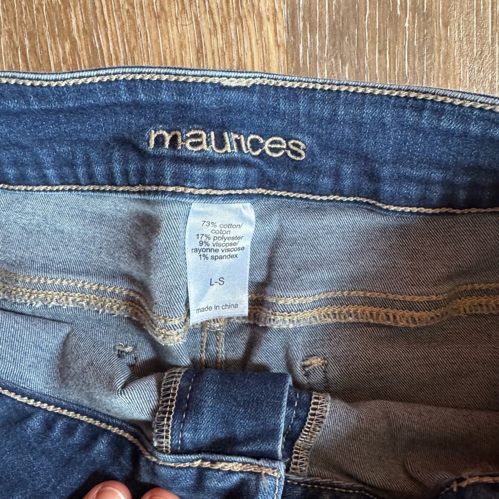 Maurice’s distressed stretch jean. Sz Large.‎ - Picture 7 of 7